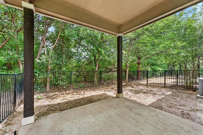 Building Photo - 516 E Slaughter Ln