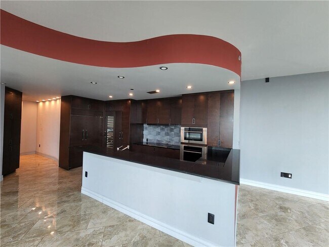 Building Photo - 400 W Peachtree St NW