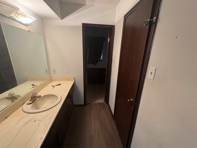 Building Photo - 8027 Garden Parks Dr