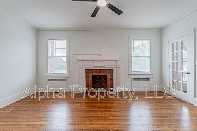 Building Photo - 712 Augusta St