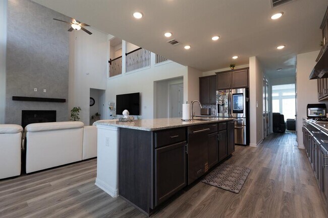 Building Photo - 2332 Giona Pl