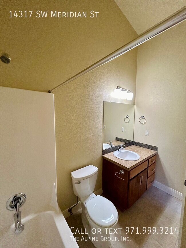 Building Photo - 14317 SW Meridian St