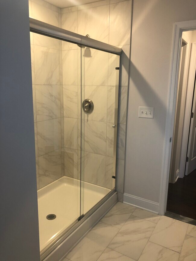 Primary bathroom - 18 Hidden Hollow Dr