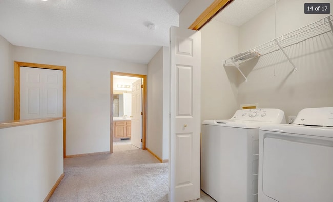 Building Photo - 601 Meadow Ln