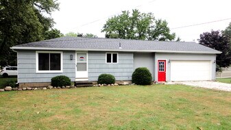 Building Photo - 558 Wilshire Rd
