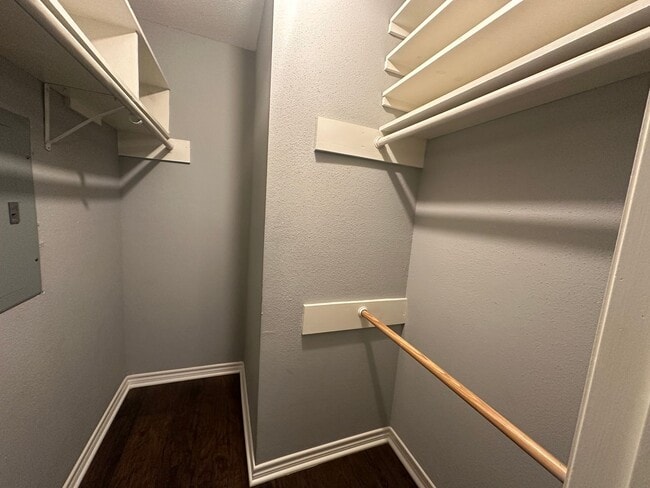 Building Photo - For Lease | 2 Bed, 2 Bath |863 Sq Ft | Wim...