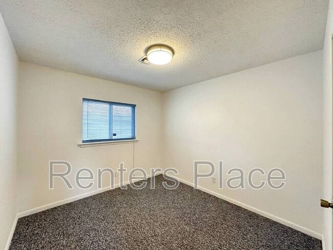 Building Photo - 2407 S Olympia Ave