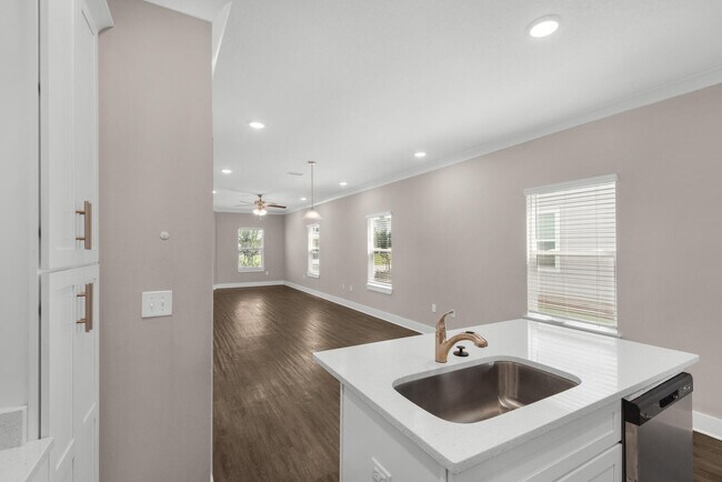 Building Photo - 384 Date Palm Ln