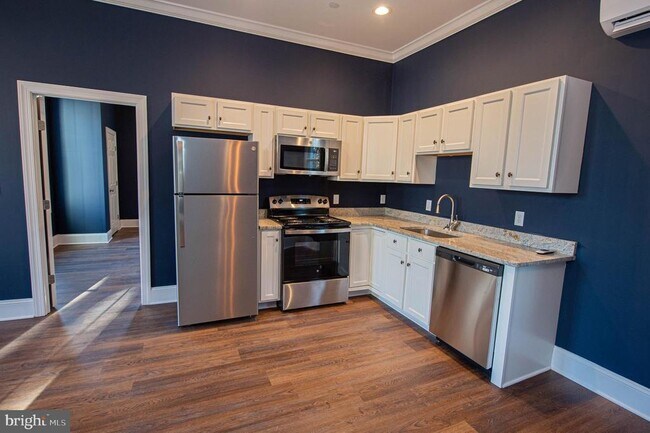 Building Photo - 106 Colonial Ct