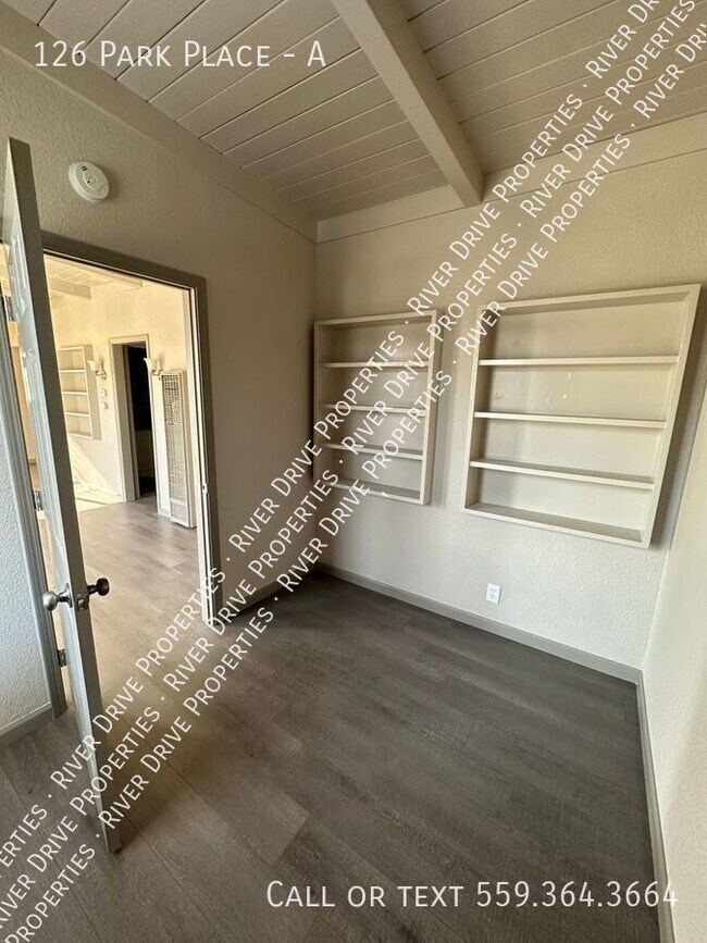 Building Photo - Boardwalk Apartment - Move-in Special!