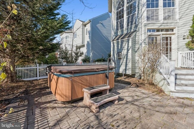 Building Photo - 21590 Merion St