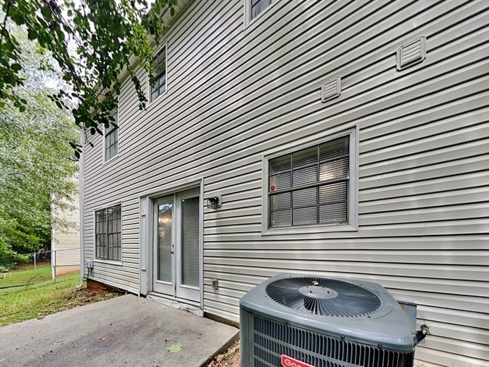Building Photo - 1241 Wellhouse Walk