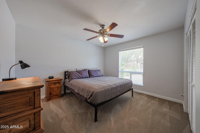 Building Photo - 601 E Forest Hills Dr