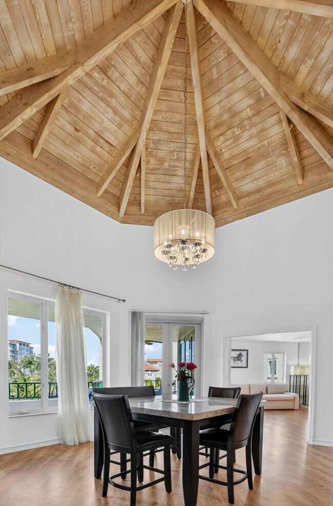 Building Photo - 120 SE 5th Ave