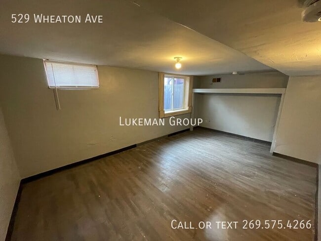 Building Photo - 529 Wheaton Ave