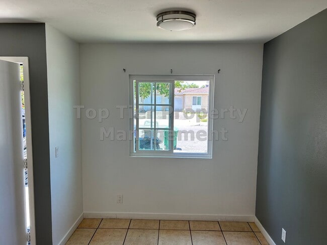 Building Photo - ***Charming 2 bed / 1 bath House in Oceans...