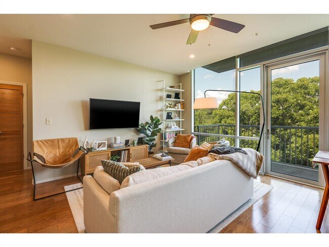 Building Photo - 1600 Barton Springs Rd