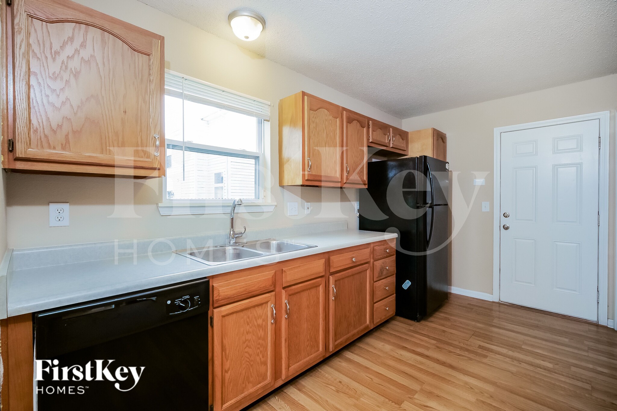 Building Photo - 220 Woodstream Ct