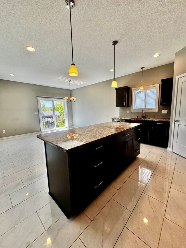 Building Photo - For Rent Beautiful 4 bedroom 3 bathroom 3 attached car garage!