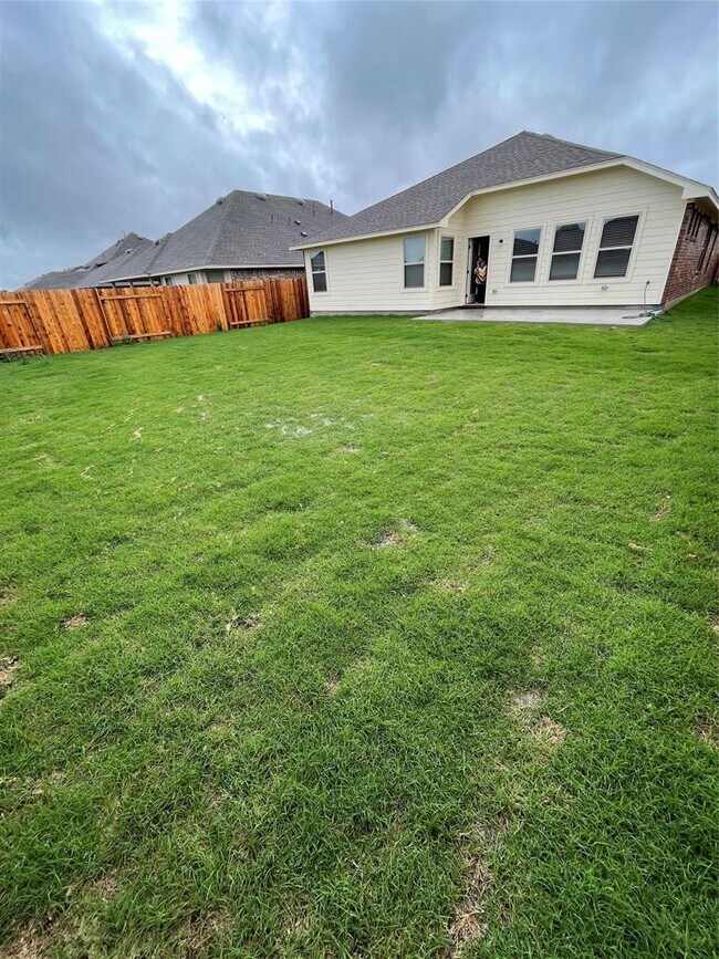 Building Photo - 3473 Pauling Loop