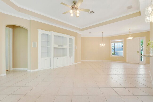 Building Photo - 2444 SW Brookwood Ln