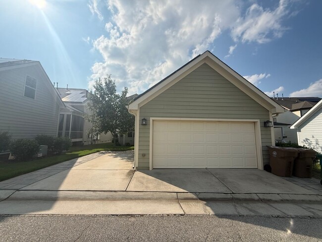 Building Photo - Modern, Luxurious 3BD, 2.5BA Cary Home with Solar Panels & Detached 2-Car Garage with EV Charger ...