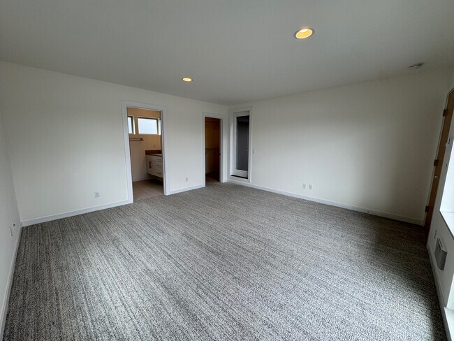 Building Photo - 4222 Linden Ave N