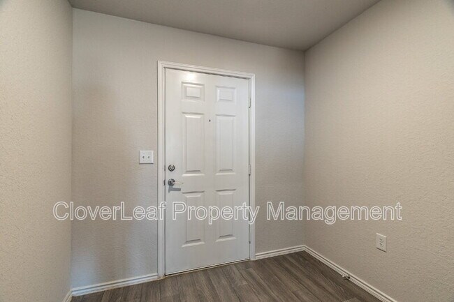 Building Photo - 1507 Middlecoff Ter