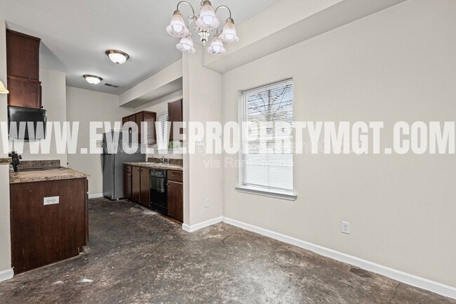 Building Photo - 3586 Brister St