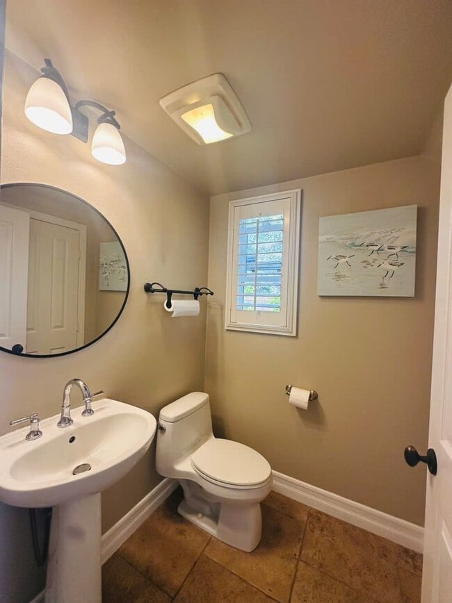 Building Photo - Single House Irvine