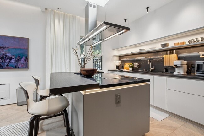 Building Photo - 2783 Filbert St