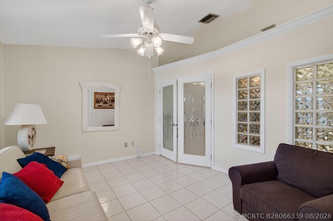 Building Photo - 2925 Riviera Dr