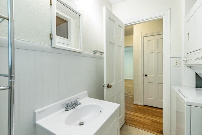 Building Photo - 2120 28th St