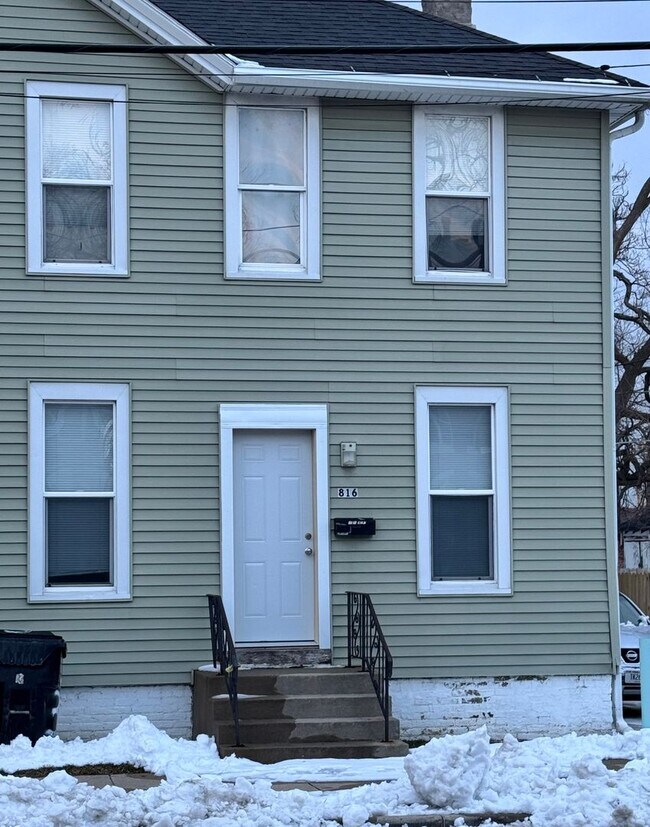 Building Photo - 816 Hamilton St