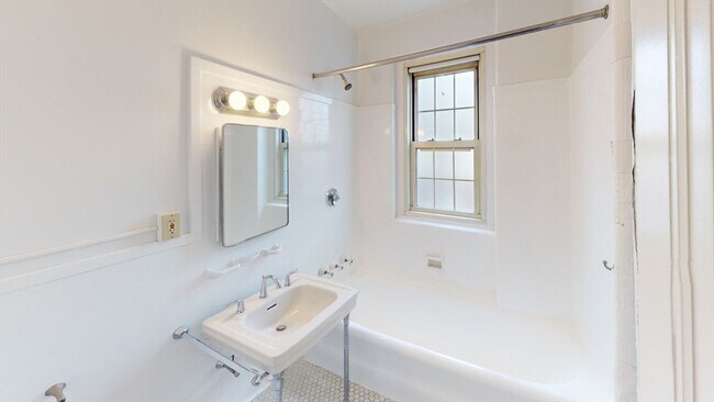 Building Photo - 1401 Beacon St