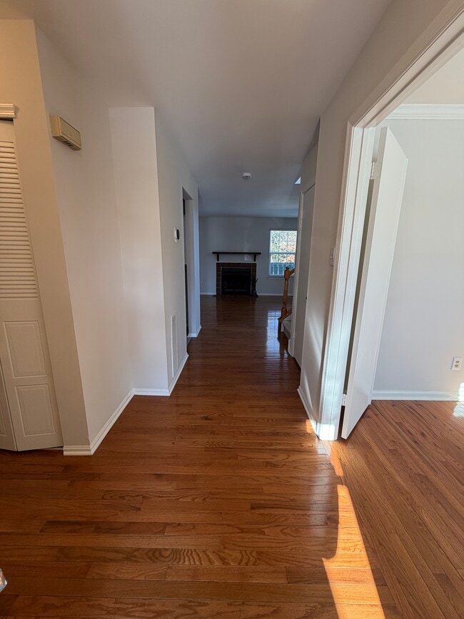 Building Photo - 660 Bayberry Ln