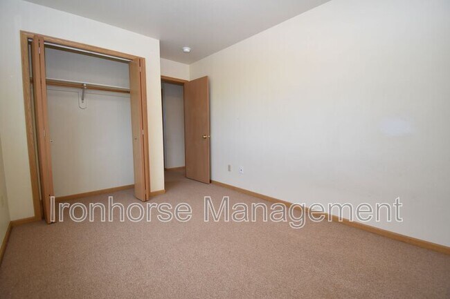 Building Photo - 2471 Wheeler Dr
