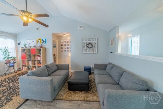 Building Photo - 373 Teal Lake Dr
