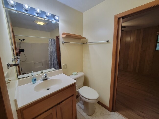 Building Photo - 1061 Caldwell Dr