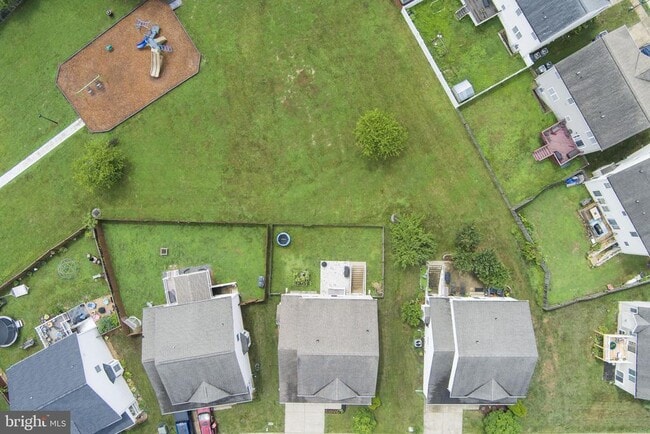 Building Photo - 10 Everglades Ln