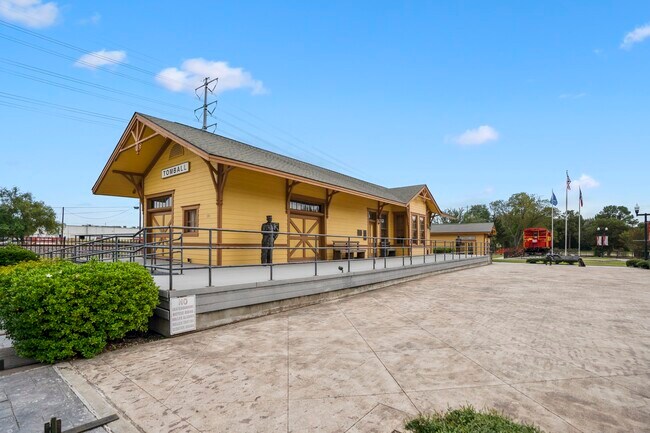 Building Photo - 628 Foster St