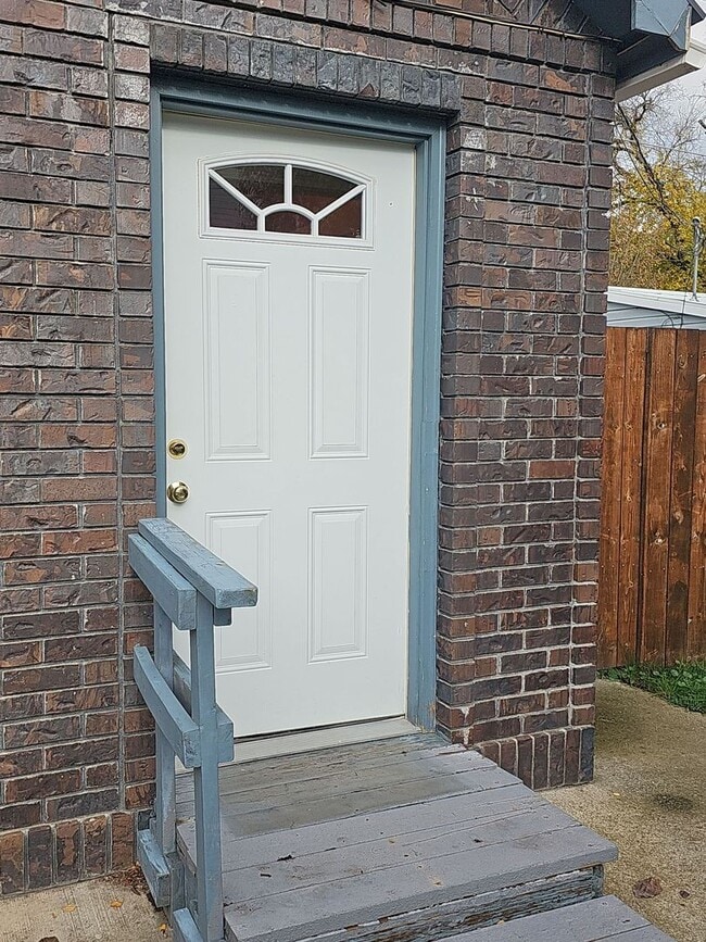 Building Photo - APPROVED APPLICATION* Charming 3 Bedroom Cottage with Private Patio in Lewiston, ID