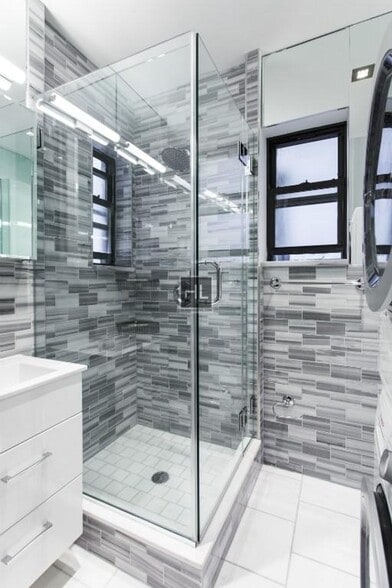 Building Photo - Mott Street