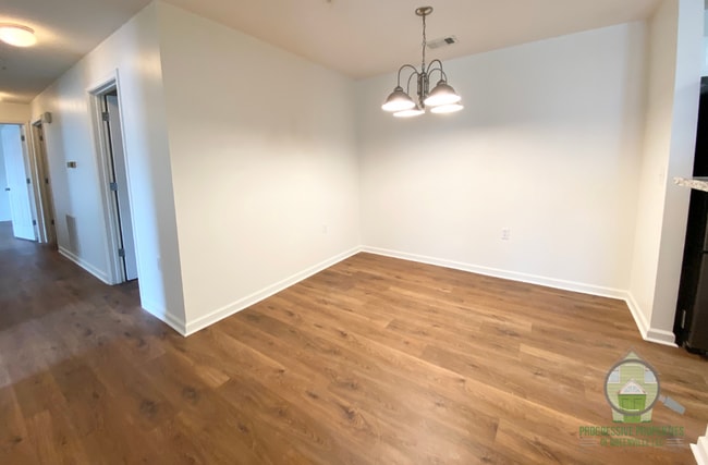 Building Photo - 122 McKenna Cir