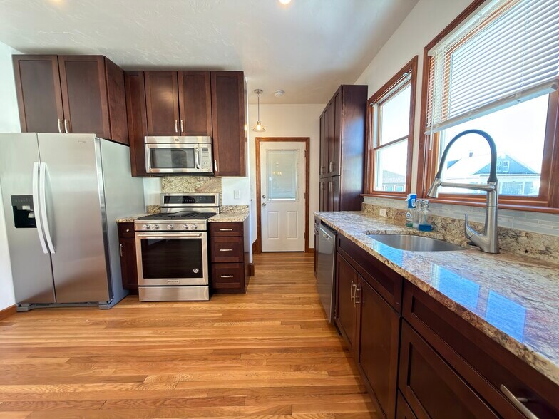 Building Photo - 36 Chipman St