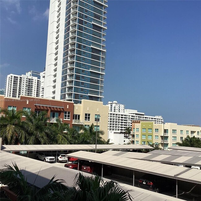 Building Photo - 2001 Biscayne Blvd
