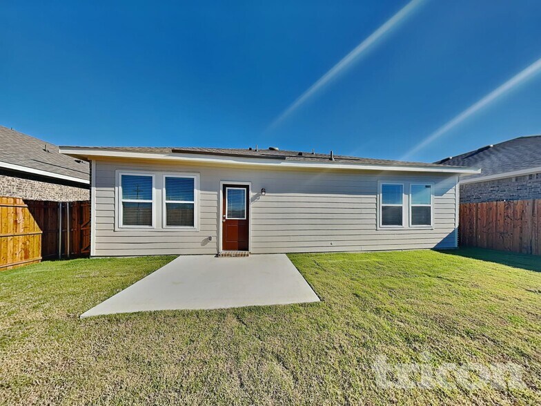 Building Photo - 12713 Big Rnch Rd