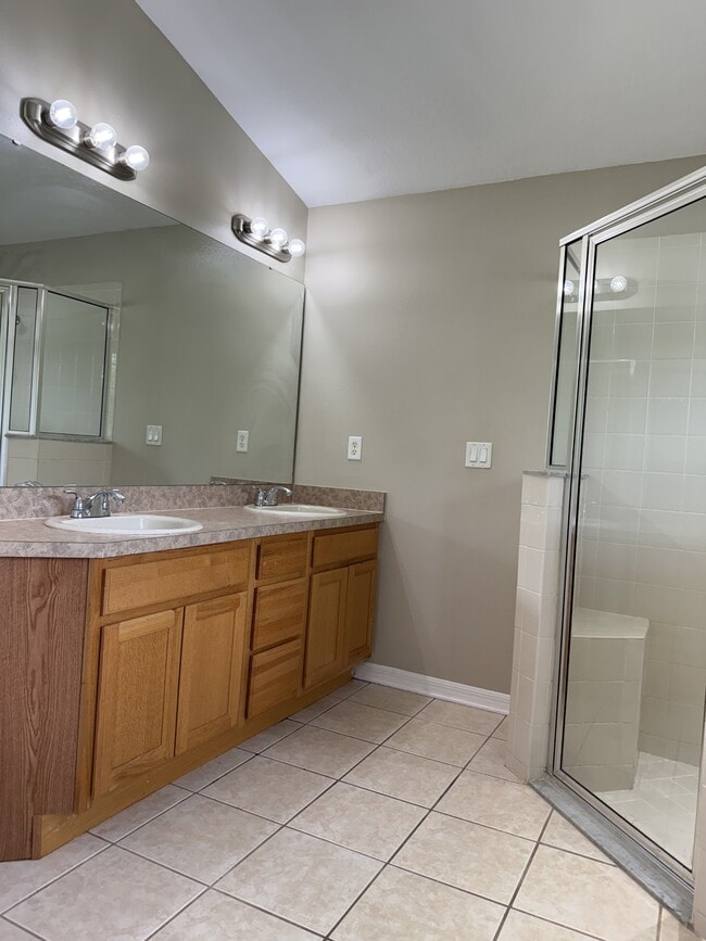 Building Photo - 4035 Langdrum Dr