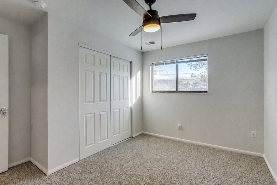 Building Photo - 13489 W Auburn Ave