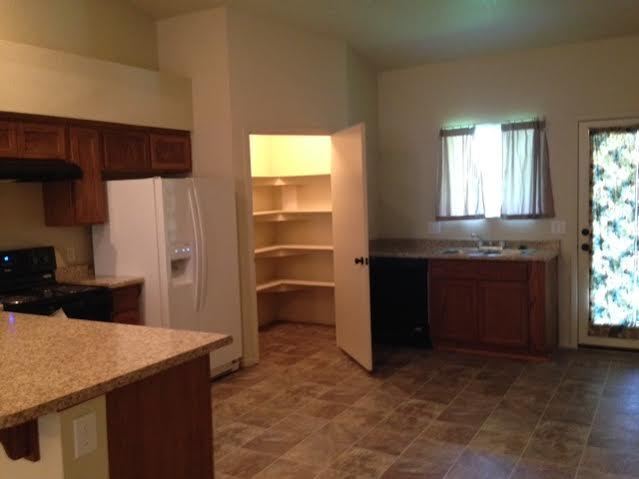 Building Photo - 2 Bedroom 2 Bath Condo in Sunset Mountain ...